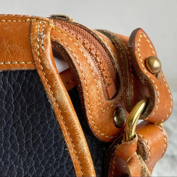 Vintage Dooney & Bourke All-Weather Leather Shoulder Bag Made in USA - Picture 14 of 16